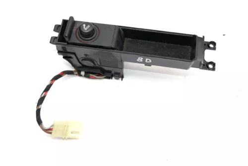 Audi A4 B5 8D Zigarettenanzünder vorne Anzünder 8D0863284C (141281)