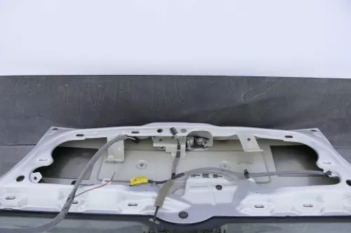 VW Polo 6N Heckklappe Klappe hinten Kofferraumklappe mit Scheibe silber LB7Z (141599)