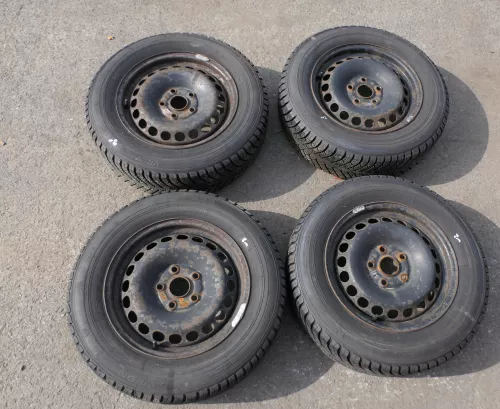 Audi A4 B5 A6 4B Passat 3BG Felgen Reifen Winterreifen M+S 195/65 R15 91H 8mm (141727)