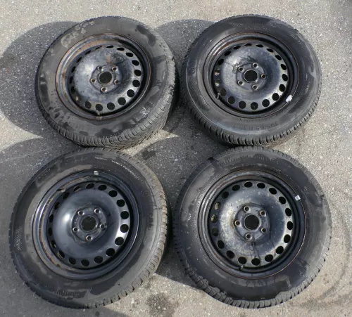 VW Golf 6 Caddy 2K 195/65 R15 91T Winterreifen M+S Felgen Reifen M&S ca. 7-8mm (141731)