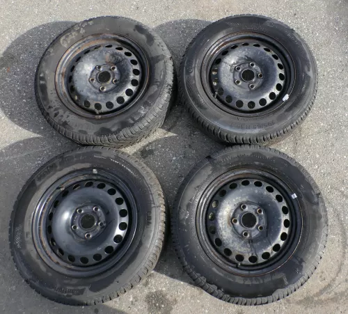 VW Golf 6 Caddy 2K 195/65 R15 91T Winterreifen M+S Felgen Reifen M&S ca. 7-8mm