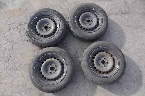 4x Audi A4 8E B6 195/65 R15 91T Winterreifen M+S Reifen 6,5jx15 ET3 ca.7mm (141745)