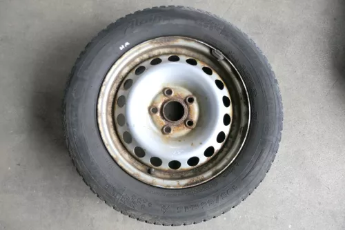 4x Golf 6 Caddy 2K 195/65 R15 91T Winterreifen M+S Felgen Reifen M&S ca. 4mm (141771)