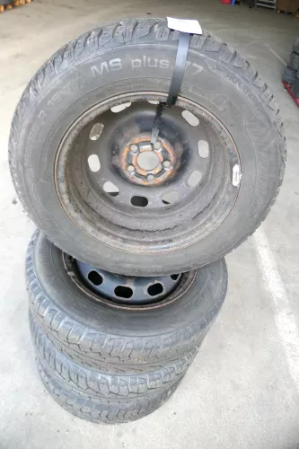 4x VW Golf 4 Bora 195/65 R15 91T Winterreifen M+S Reifen 6jx15H2 ET38 ca. 4-5mm (141774)