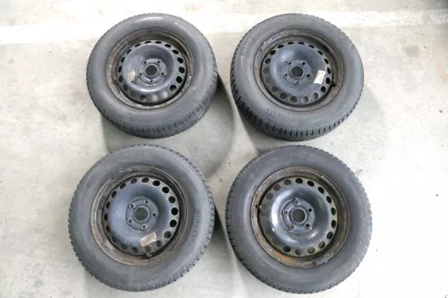 VW Golf 6 Touran 1T 195/65 R15 91T Winterreifen M+S Felgen Reifen M&S 2x8mm 2x5m (141783)