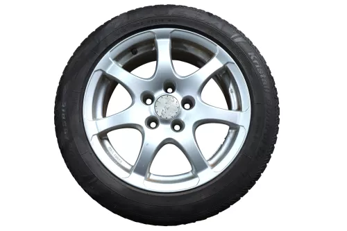 VW Golf Touran Alufelgen Winterreifen M&S Reifen Felgen 205/55 R16 91H - 4-5mm (142038)