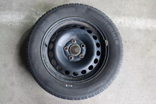VW Golf 6 Touran 1T 195/65 R15 91T Winterreifen M+S Felgen Reifen M&S ca. 4-8mm (142209)