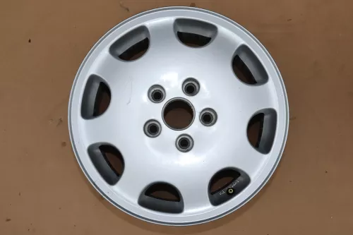 1x Audi A4 A6 Alufelge original 8D0601025F 6j x16H2 ET45 (142293)