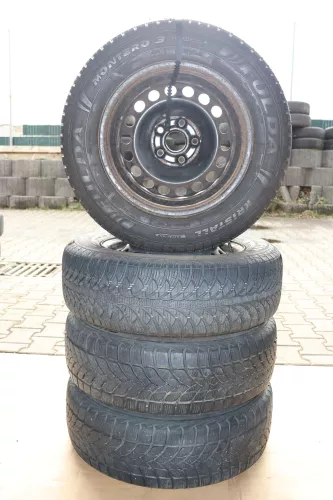 VW Golf 6 Plus 5M 195/65 R15 91T Winterreifen M+S Felgen Reifen M&S ca. 5-7mm (142416)