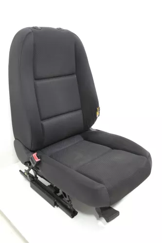 Audi A4 B6 8E Sitz Fahrersitz vorne links höhenverstellbar SHZ ok  (143025)