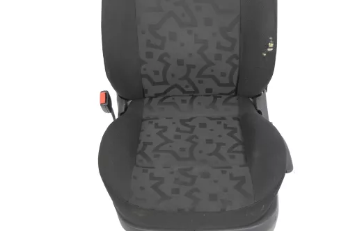 VW Golf 4 Bora Sitz vorne links Fahrersitz 2/3-Türer klappbar (143761)