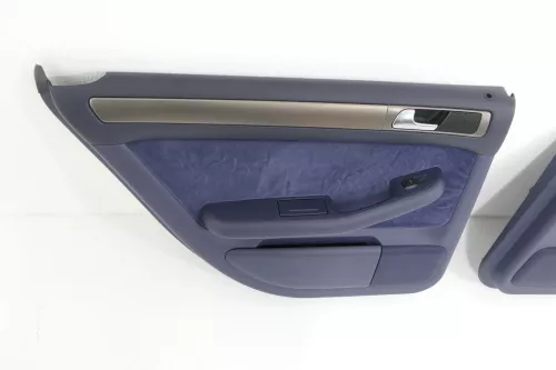Audi A6 4B Türverkleidung Verkleidung Tür hinten links + rechts blau Velour (144888)