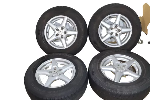 VW Passat 3C Golf Reifen Winterreifen 225/70 R16 107S Alufelgen Felgen KBA 46593