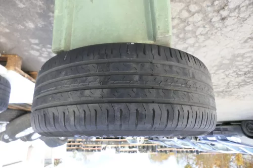 Audi A6 4F Alufelgen original 225/55 R16 Y XL 4F0601025AJ Sommer 3-6mm (145601)