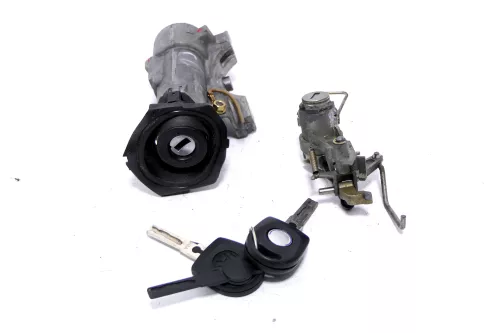 VW Golf 4 Bora Zündschloß mit 2x Schlüssel und Heckschloß Schloß Heckklappe (145892)