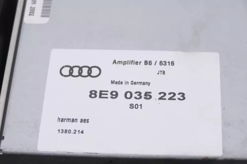 Audi A4 8E B6 Avant Kombi Subwoofer 8E9035382 03S Lautsprecher Bassbox Bose (145960)