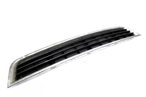 Audi A4 8E B6 Gitter Stoßstange vorne Blende Abdeckung Kappe mitte mittig (146051)