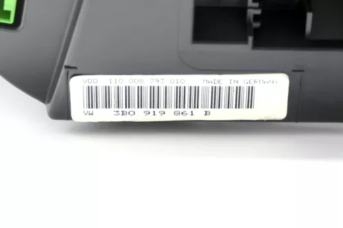 VW Passat 3B Tacho Tachometer Kombiinstrument 142.000km 3B0919861B Benziner (146521)