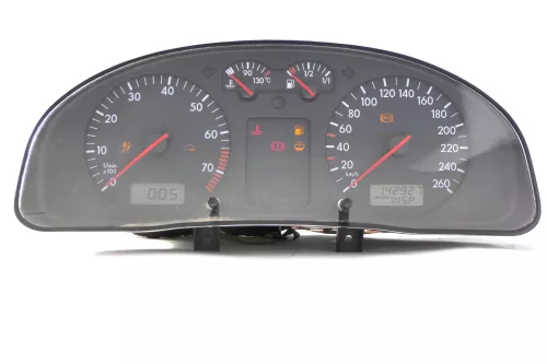 VW Passat 3B Tacho Tachometer Kombiinstrument 142.000km 3B0919861B Benziner (146521)