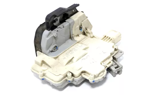 Audi A4 8E Stellmotor Tür Türschloß mit ZV hinten links 8E0839015AA (146765)