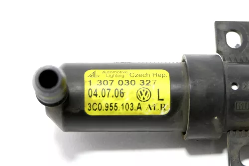 VW Passat 3C Düse Scheinwerferreininungsanlage 3C0955103A SWR Wischwasser links (147393)