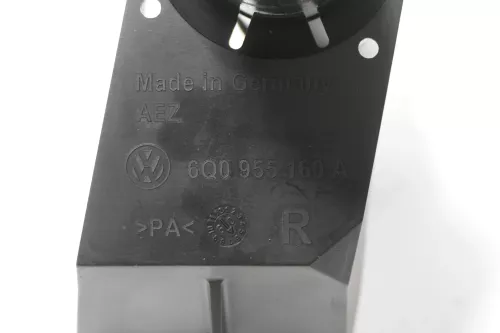VW Polo 9N3 Halter für Düse Scheinwerferreininungsanlage SWR Wischwasser RECHTS (147427)
