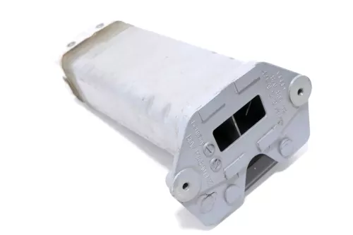 Audi A2 8Z Halter 8Z0805119 Längsträger vorne rechts 8Z0805109A Spitze Aufnahme