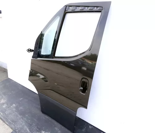 Iveco Daily 6 VI 7 VII Tür vorne links Fahrertür braun (UPS braun) ab 2015 Daily (147560)