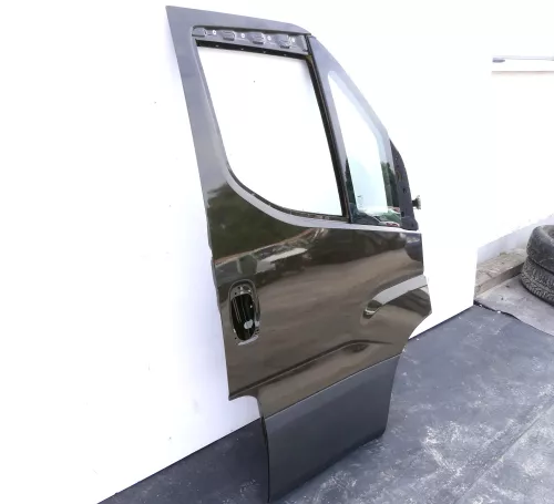Iveco Daily 6 VI 7 VII Tür vorne rechts Beifahrertür braun (UPS braun) ab 2015 D (147561)