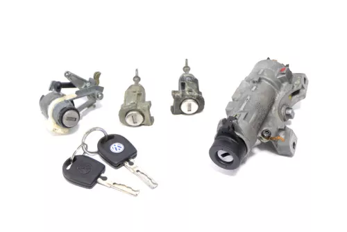 VW Golf 4 Lim Schloßsystem 2x Türschloß 2x Schlüssel Zündschloß Heckschloß (147931)