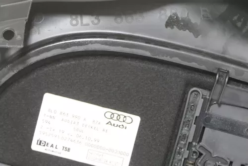 Audi A3 8L Abdeckung Verkleidung Kofferraum hinten rechts Seite schwarz soul (148352)