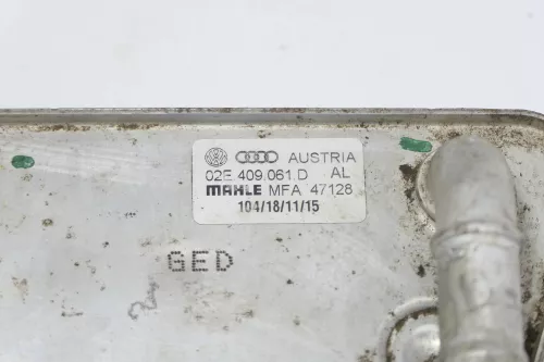 VW Golf Passat Caddy Ölkühler Halter 02E409061D TDI (148465)