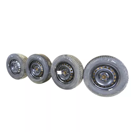 4x VW Golf 6 Plus 5M 195/65 R15 91T Winterreifen M+S Felgen Reifen M&S ca.8mm