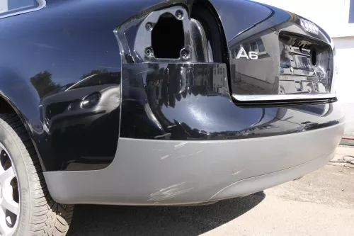 Audi A6 4B Limousine Stoßstange hinten Heckstoßstange Stoßfänger schwarz LY9B (150169)