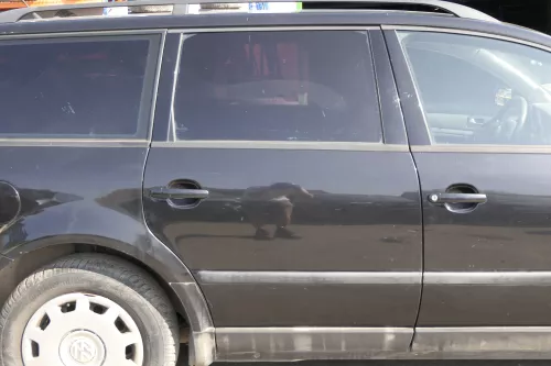 VW Passat 3B 3BG Kombi Variant Tür hinten rechts schwarz LC9Z metallic blackmagi (150262)