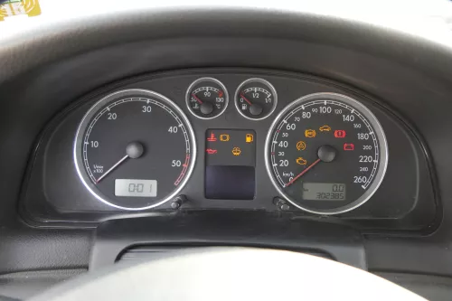 VW Passat 3BG Tacho Tachometer Kombiinstrument 302.000km 3B0920829A Diesel TDI (150278)