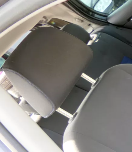 VW Golf 5 V Kopfstützen Kopfstütze vorne rechts oder links TOUR blaue Nähte (150379)