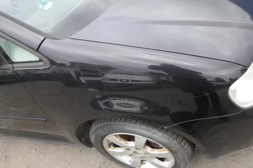 VW Touran 1T Kotflügel vorne rechts schwarz LC9Z metall 1T0821022A ca.2003-2006  (150683)