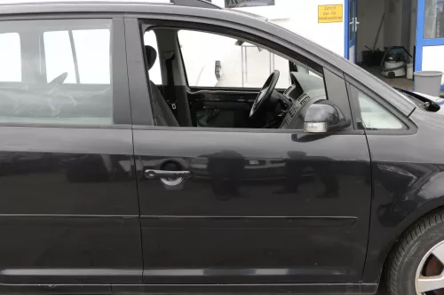 VW Touran 1T 1T3 Tür vorne rechts Beifahrertür schwarz LC9Z e - ohne Anbauteile (150685)