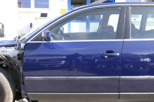 VW Passat 3B 3BG Kombi + Limo Tür vorne links Fahrertür blau LA5E ohneAnbauteile (150884)