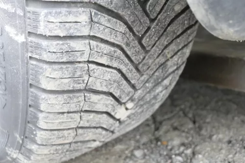 Aud A4 B5 A6 4B Alufelgen 205/55 R16 Sommerreifen Reifen Felgen 8E0601025B 5-6mm (151582)