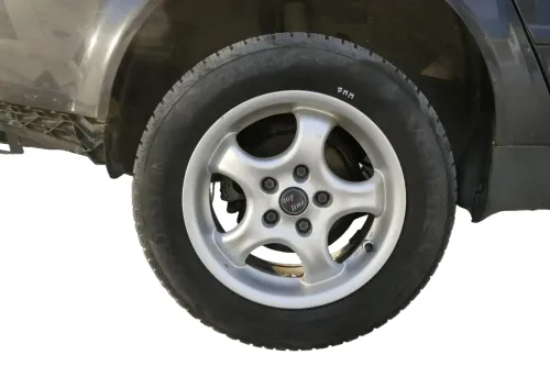 VW Passat 3BG Alufelgen Winterreifen Reifen 205/60 R15 91H KBA 43885 # 7mm (151724)
