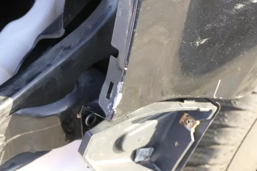 VW Fox Kotflügel vorne links schwarz L041 (151738)
