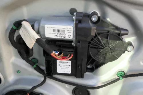 Touran Caddy 2k ektrischer Fensterheber Motor vorn rechts 1T0959702 1K0959792C (151760)