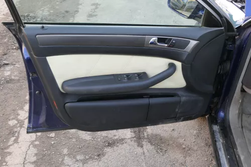 Audi A6 4B Türverkleidung Verkleidung Tür vorne hinten Leder besch melange beige (151789)