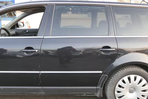 VW Passat 3B 3BG Kombi Variant Tür hinten links schwarz LC9Z blackma mit Scheibe (152014)