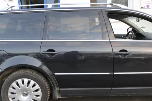 VW Passat 3B 3BG Kombi Variant Tür hinten rechts schwarz LC9Z black magic metalv (152019)