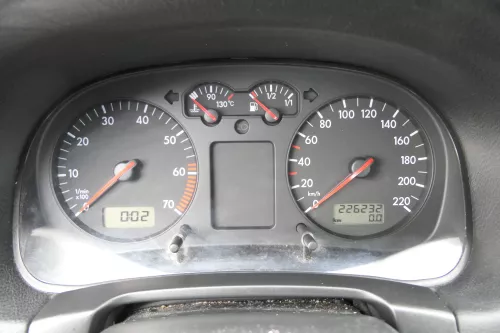VW Golf 4 Tacho Tachometer Kombiinstrument 226.000km 1J0920802 1,4 16V 75PS 55kw (152144)