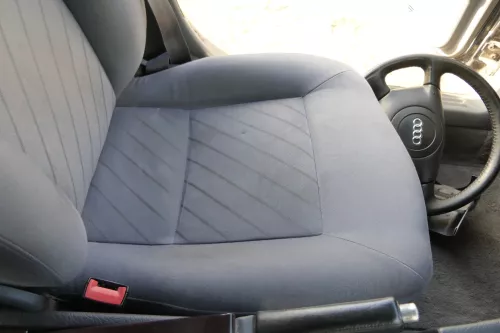 Audi A8 4D Sitz Fahrersitz vorne links elektrisch verstellbar aquablau (152319)