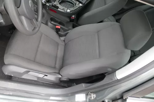 VW Golf 5 auch Plus Sitz Fahrersitz vorne links (152369)